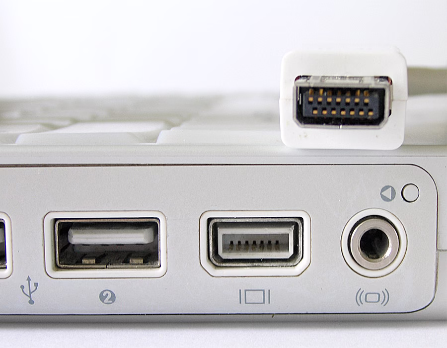 mini‑VGA plug