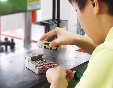 DC cable overmolding